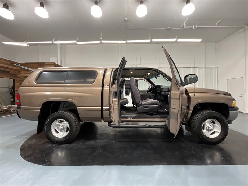 2001 Dodge Ram 1500 SLT Quad Cab 4X4 / 5.2L V8 / 5-SPEED / 94K MILES  / LOCAL TRUCK w. ZERO RUST - Photo 6 - Gladstone, OR 97027