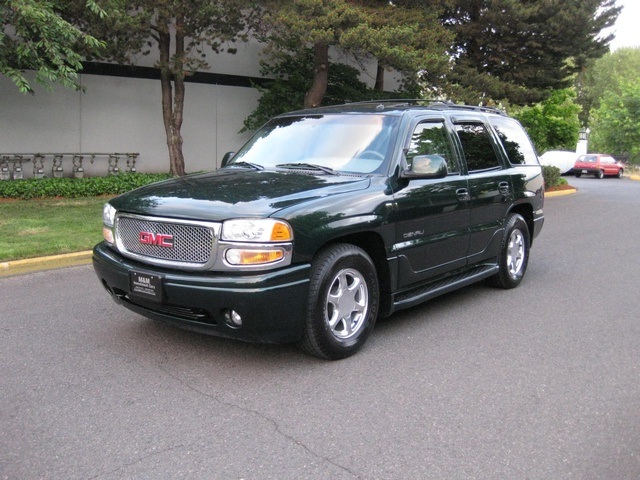 2002 GMC Yukon Denali AWD   - Photo 1 - Portland, OR 97217