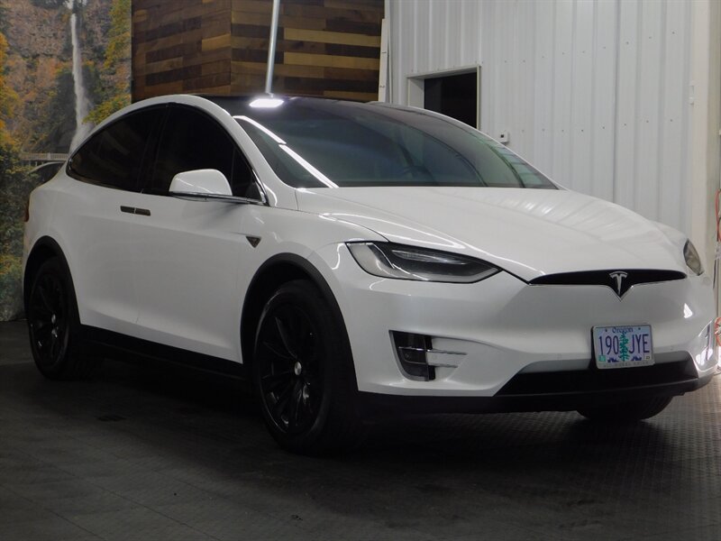 2016 Tesla Model X 90D AWD / 3RD ROW SEAT / Leather /SHARP   - Photo 2 - Gladstone, OR 97027