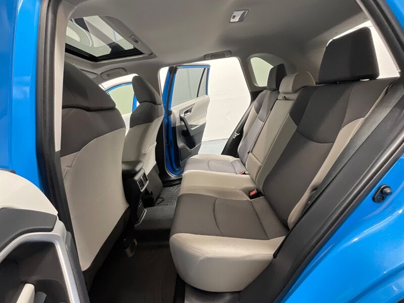 2019 Toyota RAV4 XLE Sport Utility / Sunroof / Heated Seats  / Backup Camera / Excel Cond - Photo 12 - Gladstone, OR 97027