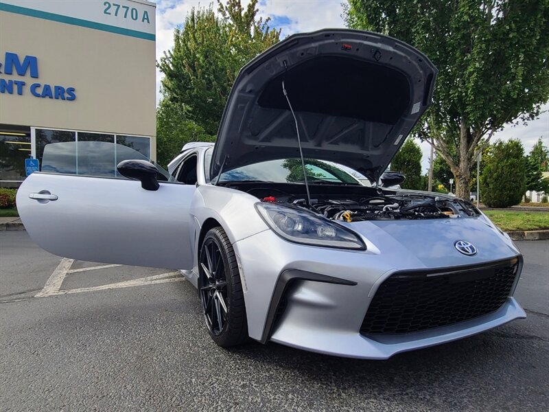 2023 Toyota GR86 Premium SPORT / BOXER Engine / 6-SPEED / 1-OWNER  / LOCAL OREGON CAR / FACTORY WARRANTY - Photo 25 - Portland, OR 97217