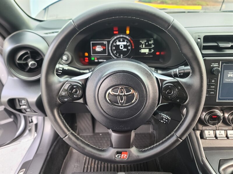 2023 Toyota GR86 Premium SPORT / BOXER Engine / 6-SPEED / 1-OWNER  / LOCAL OREGON CAR / FACTORY WARRANTY - Photo 40 - Portland, OR 97217