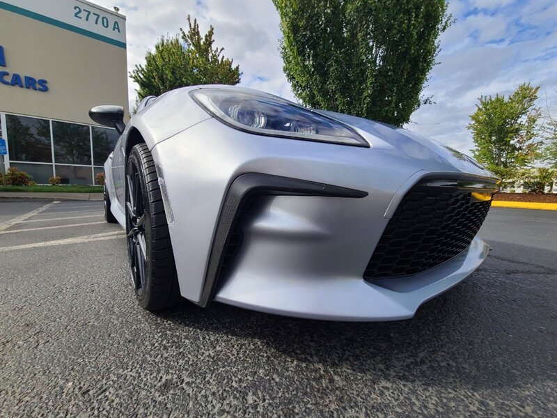 2023 Toyota GR86 Premium SPORT / BOXER Engine / 6-SPEED / 1-OWNER  / LOCAL OREGON CAR / FACTORY WARRANTY - Photo 9 - Portland, OR 97217