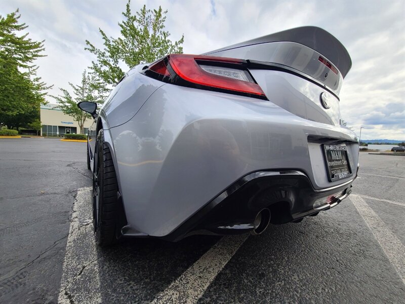 2023 Toyota GR86 Premium SPORT / BOXER Engine / 6-SPEED / 1-OWNER  / LOCAL OREGON CAR / FACTORY WARRANTY - Photo 11 - Portland, OR 97217