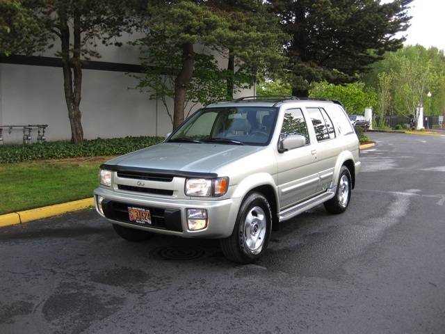 1998 INFINITI QX4 4WD/ Leather/ Moonroof   - Photo 1 - Portland, OR 97217