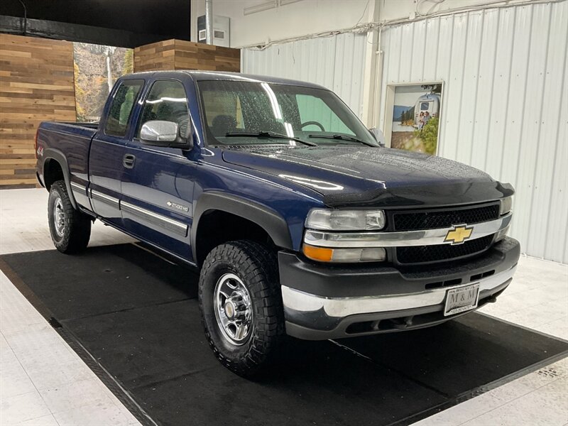 2002 Chevrolet Silverado 2500 LS 4X4 / 8.1L V8 / 1-OWNER / 84,000 MILES  /LOCAL OREGON TRUCK / RUST FREE / BRAND NEW TIRES/ VERY CLEAN TRUCK !! - Photo 2 - Gladstone, OR 97027