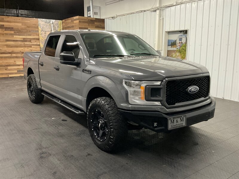 2018 Ford F-150 XLT Crew Cab 4X4 / 2.7L V6 EcoBoost /WHEELS & TIRE  CUSTOM BUMPERS / BLACK WHEELS / Backup Camera / LOCAL TRUCK / RUST FREE / Backup Camera / SHARP SHARP!! - Photo 2 - Gladstone, OR 97027