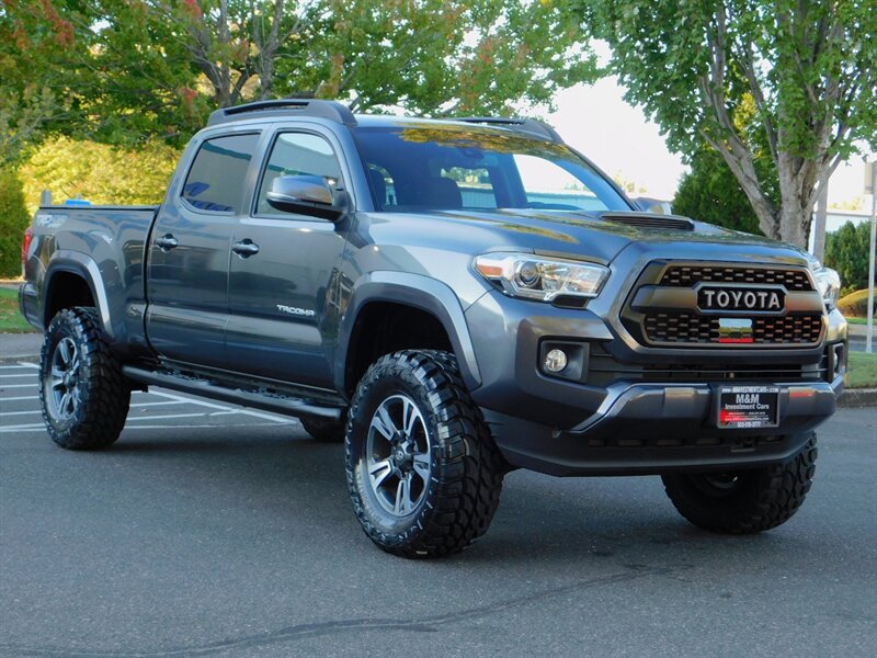 2019 Toyota Tacoma TRD Sport 4X4 / Long bed / NEW LIFT / 12,000 MILES