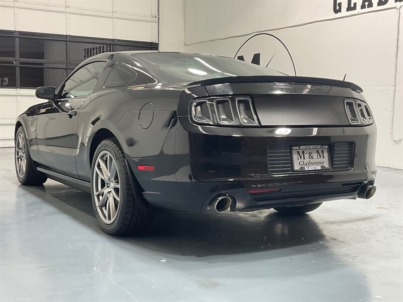 2013 Ford Mustang GT Premium V8 / 6-SPEED MANUAL / 77K MILES / Leather Seats / BREMBO BRAKE PKG - Photo 7 - Gladstone, OR 97027