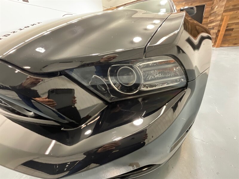 2013 Ford Mustang GT Premium V8 / 6-SPEED MANUAL / 77K MILES / Leather Seats / BREMBO BRAKE PKG - Photo 26 - Gladstone, OR 97027