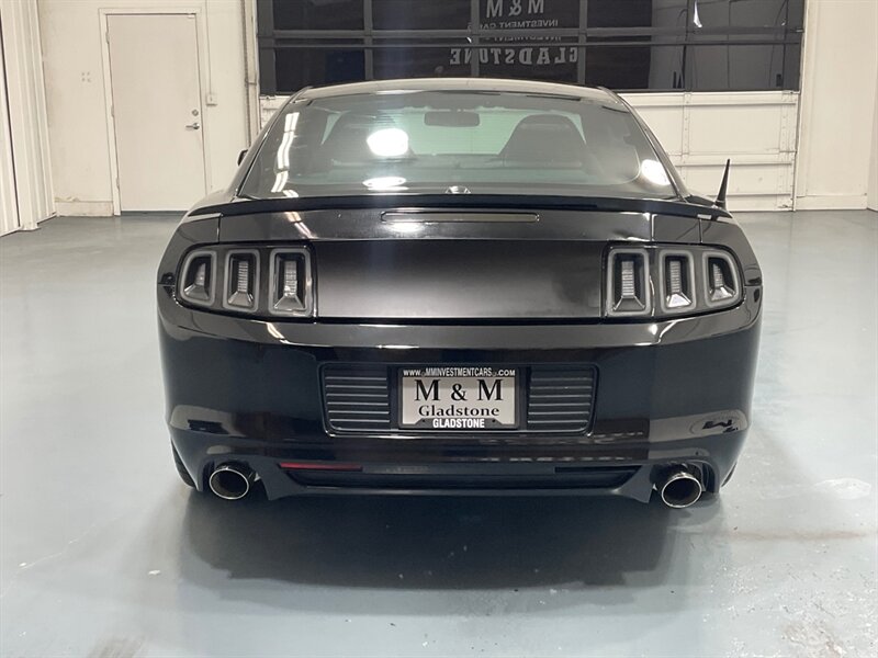 2013 Ford Mustang GT Premium V8 / 6-SPEED MANUAL / 77K MILES / Leather Seats / BREMBO BRAKE PKG - Photo 6 - Gladstone, OR 97027