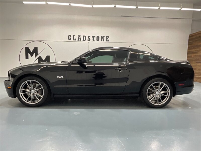 2013 Ford Mustang GT Premium V8 / 6-SPEED MANUAL / 77K MILES / Leather Seats / BREMBO BRAKE PKG - Photo 3 - Gladstone, OR 97027