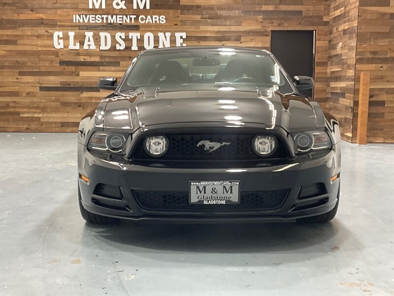 2013 Ford Mustang GT Premium V8 / 6-SPEED MANUAL / 77K MILES / Leather Seats / BREMBO BRAKE PKG - Photo 5 - Gladstone, OR 97027