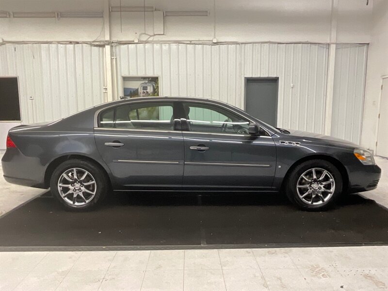 2009 Buick Lucerne CXL Sedan / Leather Seats / ONLY 82,000 MILES   - Photo 4 - Gladstone, OR 97027