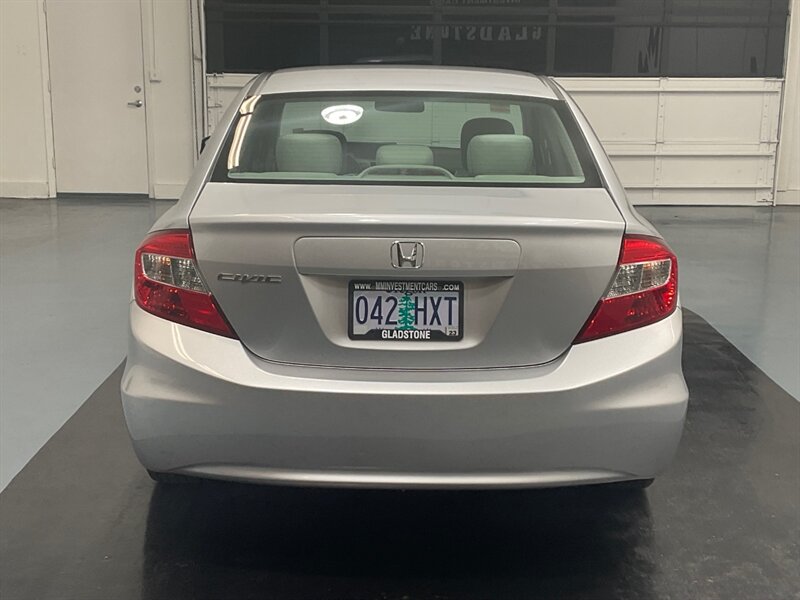 2012 Honda Civic LX Sedan 4Dr / 1.8L 4Cyl / MINT COND / 52 K MILES  / RUST FREE / LOW MILES - Photo 6 - Gladstone, OR 97027