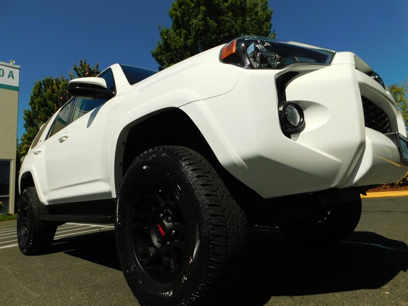 2019 Toyota 4Runner TRD CUSTOM UPGRADE / Leather / NEW LIFT TRD WHEELS   - Photo 10 - Portland, OR 97217