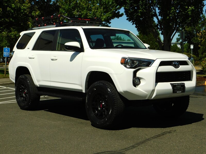 2019 Toyota 4Runner TRD CUSTOM UPGRADE / Leather / NEW LIFT TRD WHEELS   - Photo 2 - Portland, OR 97217