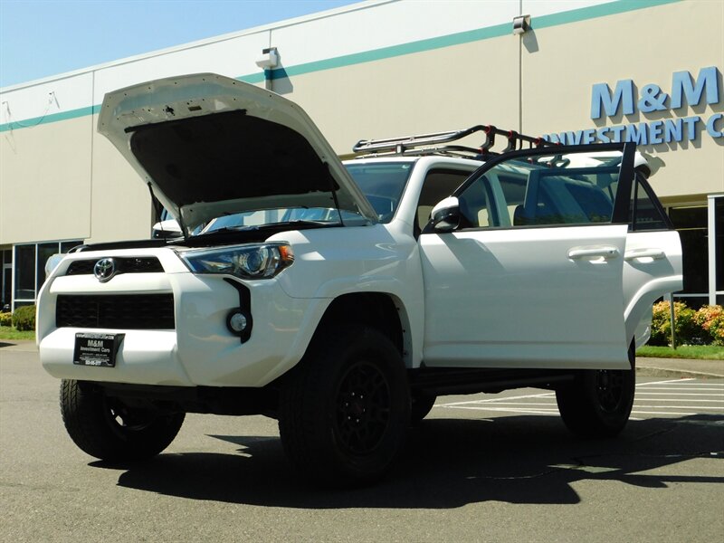 2019 Toyota 4Runner TRD CUSTOM UPGRADE / Leather / NEW LIFT TRD WHEELS   - Photo 25 - Portland, OR 97217