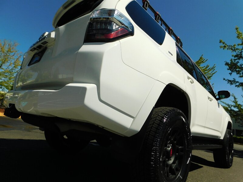 2019 Toyota 4Runner TRD CUSTOM UPGRADE / Leather / NEW LIFT TRD WHEELS   - Photo 11 - Portland, OR 97217