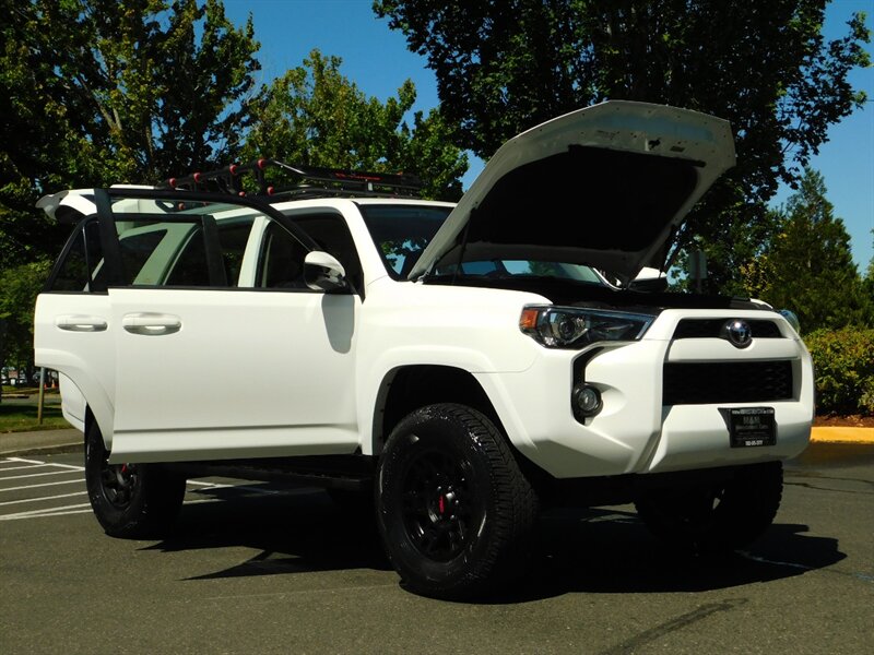 2019 Toyota 4Runner TRD CUSTOM UPGRADE / Leather / NEW LIFT TRD WHEELS   - Photo 32 - Portland, OR 97217