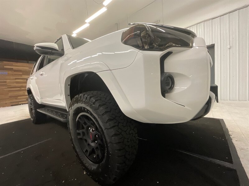 2020 Toyota 4Runner SR5 Premium 4X4 / 3RD ROW SEAT / LIFTED  / NEW LIFT W.NEW BF GOODRICH TIRES & NEW TRD WHEELS / LADDER / LUGGAGE RACK / LEATHER & HEATED SEATS / SUNROOF - Photo 9 - Gladstone, OR 97027