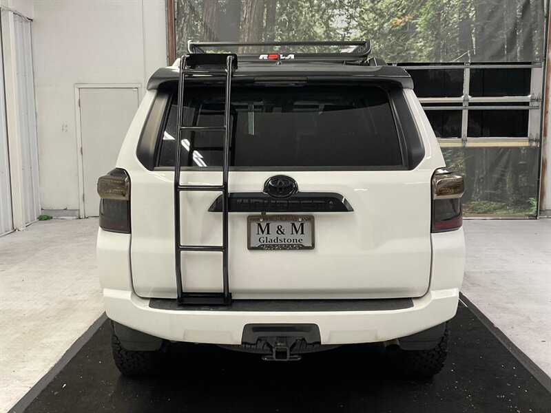 2020 Toyota 4Runner SR5 Premium 4X4 / 3RD ROW SEAT / LIFTED  / NEW LIFT W.NEW BF GOODRICH TIRES & NEW TRD WHEELS / LADDER / LUGGAGE RACK / LEATHER & HEATED SEATS / SUNROOF - Photo 6 - Gladstone, OR 97027