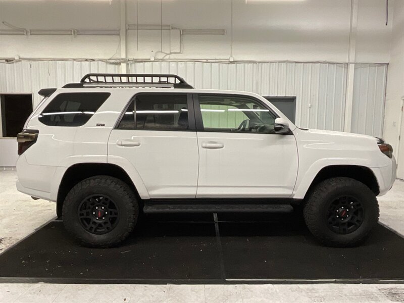 2020 Toyota 4Runner SR5 Premium 4X4 / 3RD ROW SEAT / LIFTED  / NEW LIFT W.NEW BF GOODRICH TIRES & NEW TRD WHEELS / LADDER / LUGGAGE RACK / LEATHER & HEATED SEATS / SUNROOF - Photo 4 - Gladstone, OR 97027