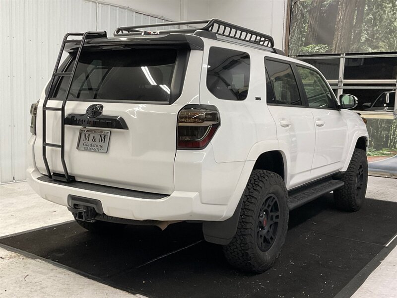 2020 Toyota 4Runner SR5 Premium 4X4 / 3RD ROW SEAT / LIFTED  / NEW LIFT W.NEW BF GOODRICH TIRES & NEW TRD WHEELS / LADDER / LUGGAGE RACK / LEATHER & HEATED SEATS / SUNROOF - Photo 7 - Gladstone, OR 97027