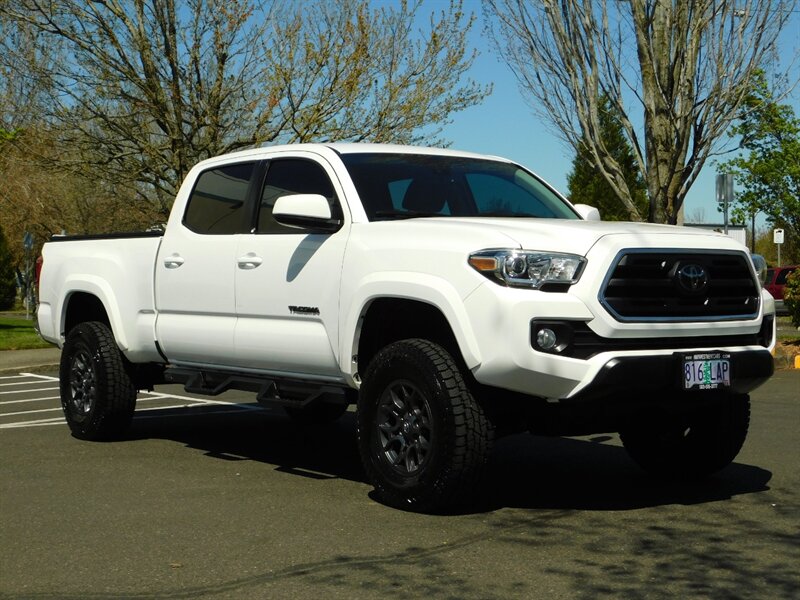 2018 Toyota Tacoma SR5 V6 4X4 / Double Cab LONG BED / LIFTED LIFTED