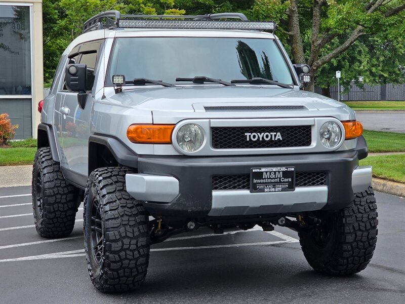2007 Toyota FJ Cruiser 4X4 V6 / REAR DIFFERENTIAL LOCKER / TRD WHEELS  / KSP CONTROL ARMS / NEW TIRES / LIFTED / SERVICE RECORDS / ZERO RUST - Photo 2 - Portland, OR 97217