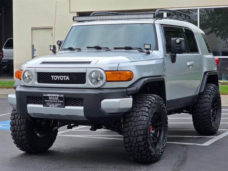 2007 Toyota FJ Cruiser 4X4 V6 / REAR DIFFERENTIAL LOCKER / TRD WHEELS  / KSP CONTROL ARMS / NEW TIRES / LIFTED / SERVICE RECORDS / ZERO RUST - Photo 1 - Portland, OR 97217
