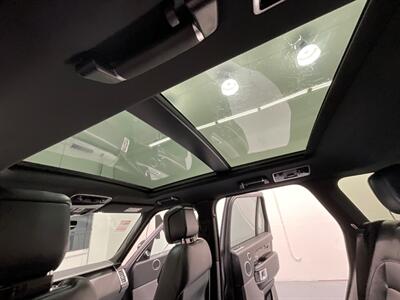 2020 Land Rover Range Rover P525 HSE / 5.0L V8 SUPERCHARGED /1-OWNER  / Panoramic Sunroof / Heated & ventilated Seats - Photo 9 - Gladstone, OR 97027