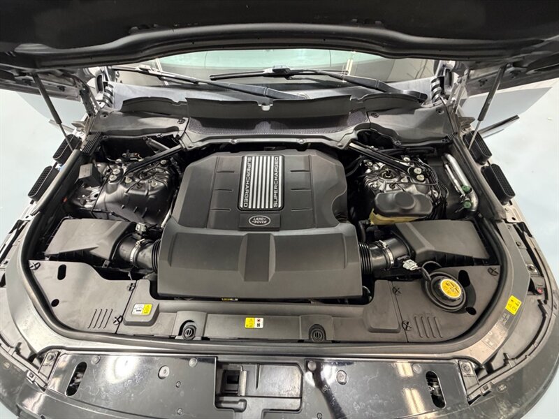 2020 Land Rover Range Rover P525 HSE / 5.0L V8 SUPERCHARGED /1-OWNER / Panoramic Sunroof / Heated & ventilated Seats - Photo 9 - Gladstone, OR 97027