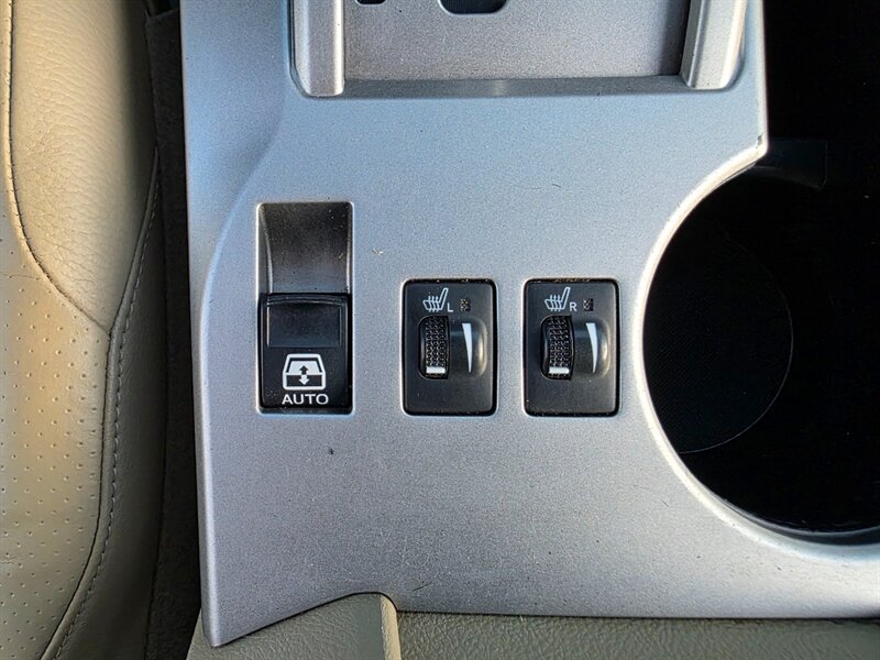 2011 Toyota 4Runner SR5 4X4 V6 / BRAND NEW LIFT / BRAND NEW TIRES / CAM / HEATED LEATHER / SUNROOF / BRAND NEW TIRES / SERVICE RECORDS - Photo 39 - Portland, OR 97217