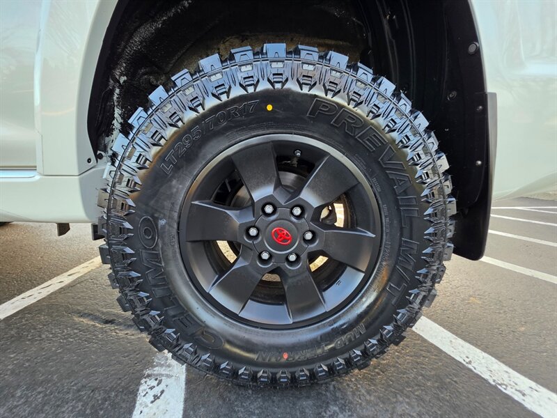 2011 Toyota 4Runner SR5 4X4 V6 / BRAND NEW LIFT / BRAND NEW TIRES / CAM / HEATED LEATHER / SUNROOF / BRAND NEW TIRES / SERVICE RECORDS - Photo 58 - Portland, OR 97217