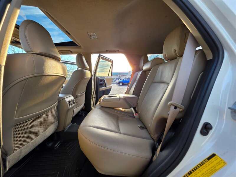 2011 Toyota 4Runner SR5 4X4 V6 / BRAND NEW LIFT / BRAND NEW TIRES / CAM / HEATED LEATHER / SUNROOF / BRAND NEW TIRES / SERVICE RECORDS - Photo 14 - Portland, OR 97217