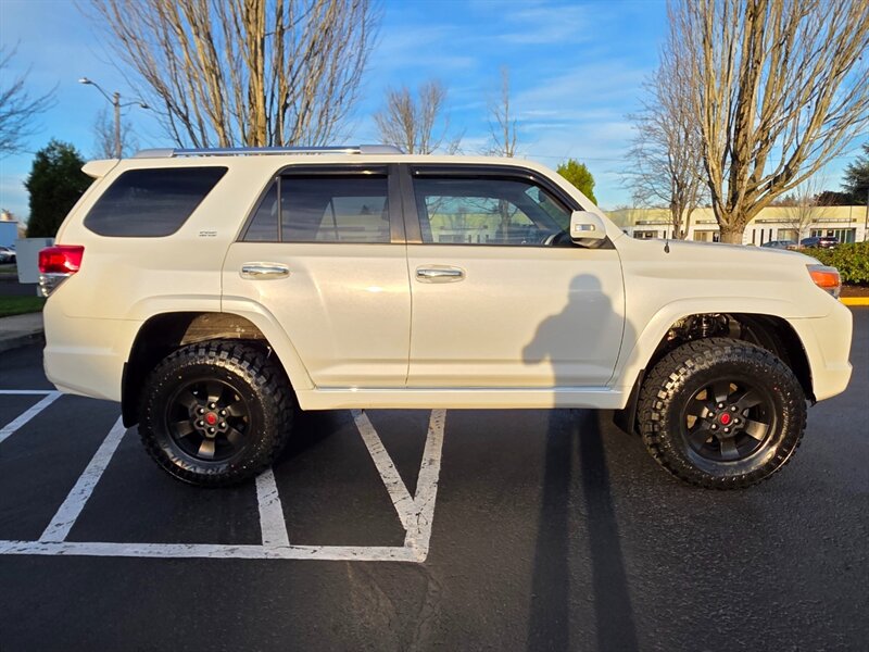 2011 Toyota 4Runner SR5 4X4 V6 / BRAND NEW LIFT / BRAND NEW TIRES / CAM / HEATED LEATHER / SUNROOF / BRAND NEW TIRES / SERVICE RECORDS - Photo 4 - Portland, OR 97217
