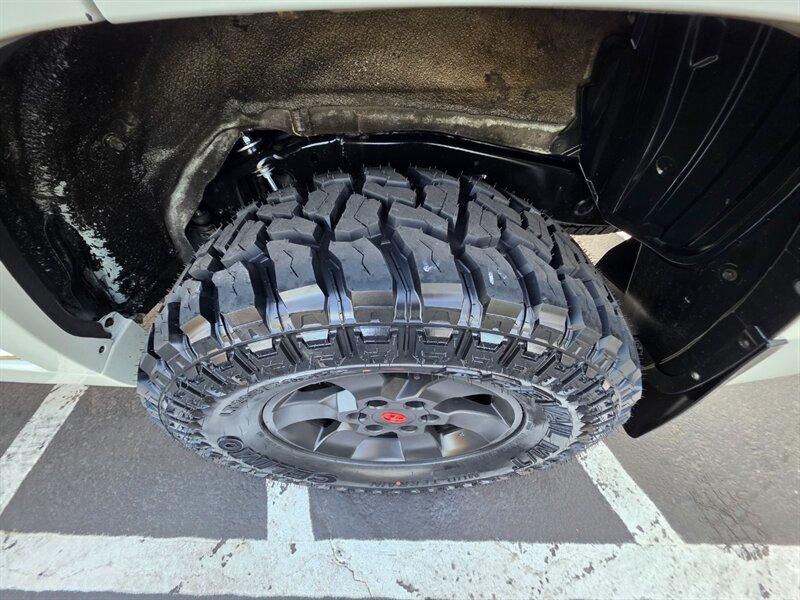 2011 Toyota 4Runner SR5 4X4 V6 / BRAND NEW LIFT / BRAND NEW TIRES / CAM / HEATED LEATHER / SUNROOF / BRAND NEW TIRES / SERVICE RECORDS - Photo 57 - Portland, OR 97217