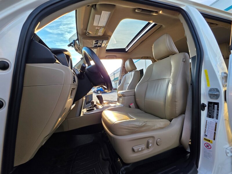 2011 Toyota 4Runner SR5 4X4 V6 / BRAND NEW LIFT / BRAND NEW TIRES / CAM / HEATED LEATHER / SUNROOF / BRAND NEW TIRES / SERVICE RECORDS - Photo 13 - Portland, OR 97217