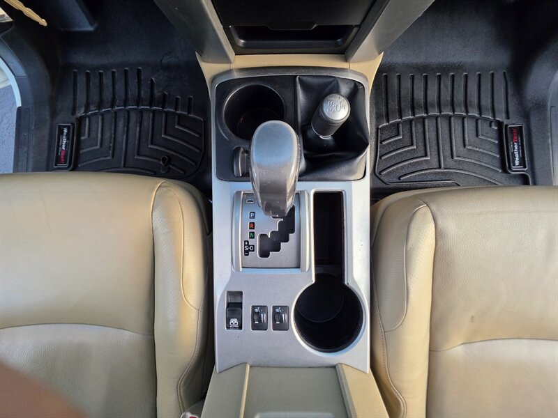 2011 Toyota 4Runner SR5 4X4 V6 / BRAND NEW LIFT / BRAND NEW TIRES / CAM / HEATED LEATHER / SUNROOF / BRAND NEW TIRES / SERVICE RECORDS - Photo 21 - Portland, OR 97217