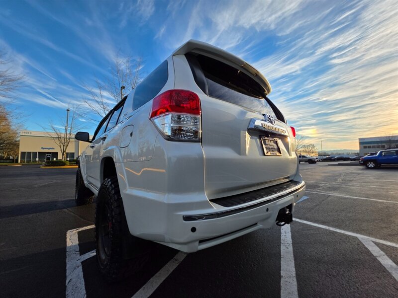 2011 Toyota 4Runner SR5 4X4 V6 / BRAND NEW LIFT / BRAND NEW TIRES / CAM / HEATED LEATHER / SUNROOF / BRAND NEW TIRES / SERVICE RECORDS - Photo 11 - Portland, OR 97217