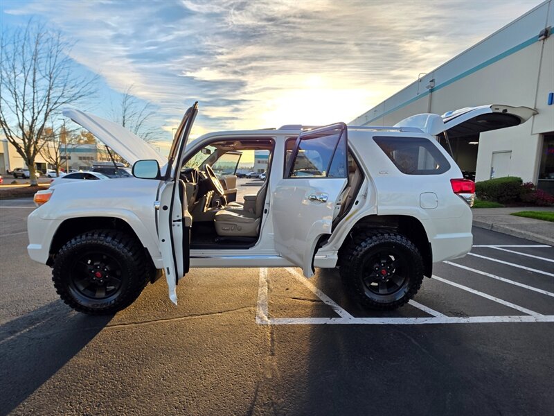 2011 Toyota 4Runner SR5 4X4 V6 / BRAND NEW LIFT / BRAND NEW TIRES / CAM / HEATED LEATHER / SUNROOF / BRAND NEW TIRES / SERVICE RECORDS - Photo 23 - Portland, OR 97217