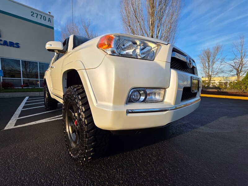 2011 Toyota 4Runner SR5 4X4 V6 / BRAND NEW LIFT / BRAND NEW TIRES / CAM / HEATED LEATHER / SUNROOF / BRAND NEW TIRES / SERVICE RECORDS - Photo 9 - Portland, OR 97217