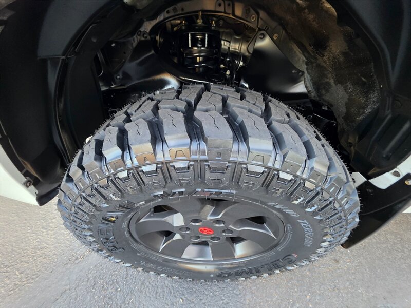 2011 Toyota 4Runner SR5 4X4 V6 / BRAND NEW LIFT / BRAND NEW TIRES / CAM / HEATED LEATHER / SUNROOF / BRAND NEW TIRES / SERVICE RECORDS - Photo 56 - Portland, OR 97217