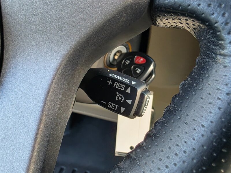 2011 Toyota 4Runner SR5 4X4 V6 / BRAND NEW LIFT / BRAND NEW TIRES / CAM / HEATED LEATHER / SUNROOF / BRAND NEW TIRES / SERVICE RECORDS - Photo 46 - Portland, OR 97217