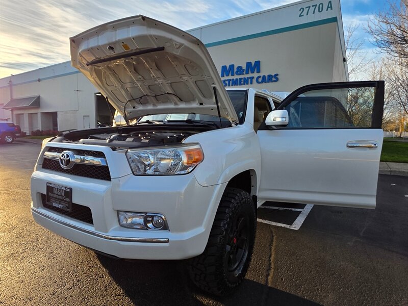 2011 Toyota 4Runner SR5 4X4 V6 / BRAND NEW LIFT / BRAND NEW TIRES / CAM / HEATED LEATHER / SUNROOF / BRAND NEW TIRES / SERVICE RECORDS - Photo 25 - Portland, OR 97217
