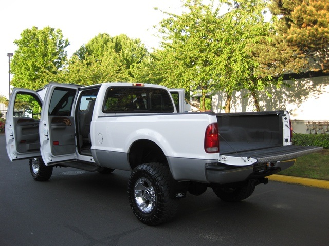 2003 Ford F-350 Super Duty Lariat / TURBO DIESEL/4X4/ LIFTED   - Photo 10 - Portland, OR 97217