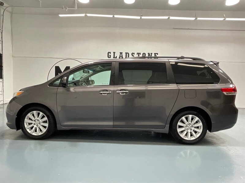 2011 Toyota Sienna Limited 7-Passenger / Dual Sunroof / Leather /Navi  / BRAND NEW TIRES - Photo 3 - Gladstone, OR 97027