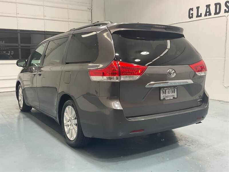 2011 Toyota Sienna Limited 7-Passenger / Dual Sunroof / Leather /Navi  / BRAND NEW TIRES - Photo 8 - Gladstone, OR 97027