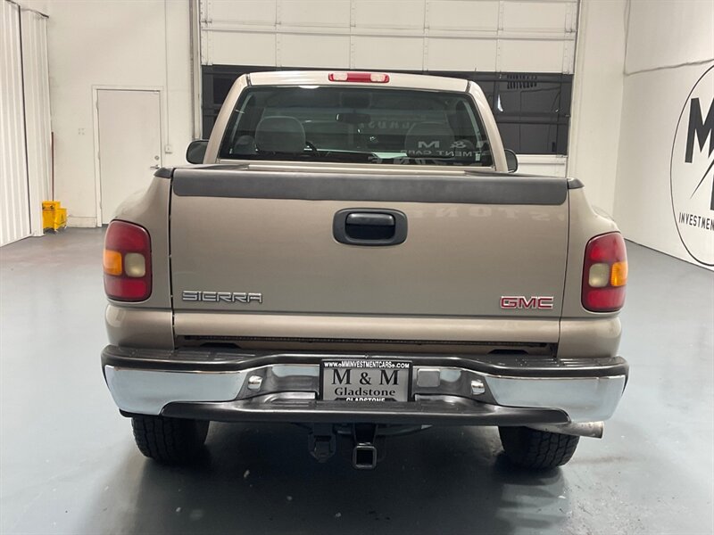 2001 GMC Sierra 1500 SLE Regular Cab 4X4 5.3L V8 / LOCAL OREGON TRUCK / ZERO RUST / 6.6FT BED ( SHORT BED) - Photo 6 - Gladstone, OR 97027